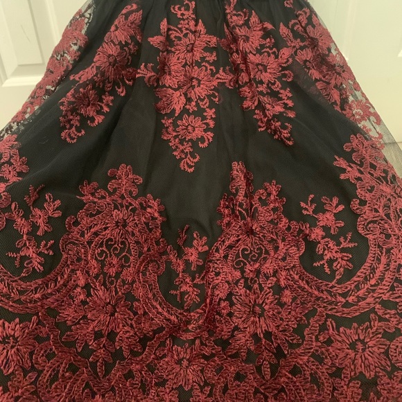 Black formal dress - Picture 3 of 4